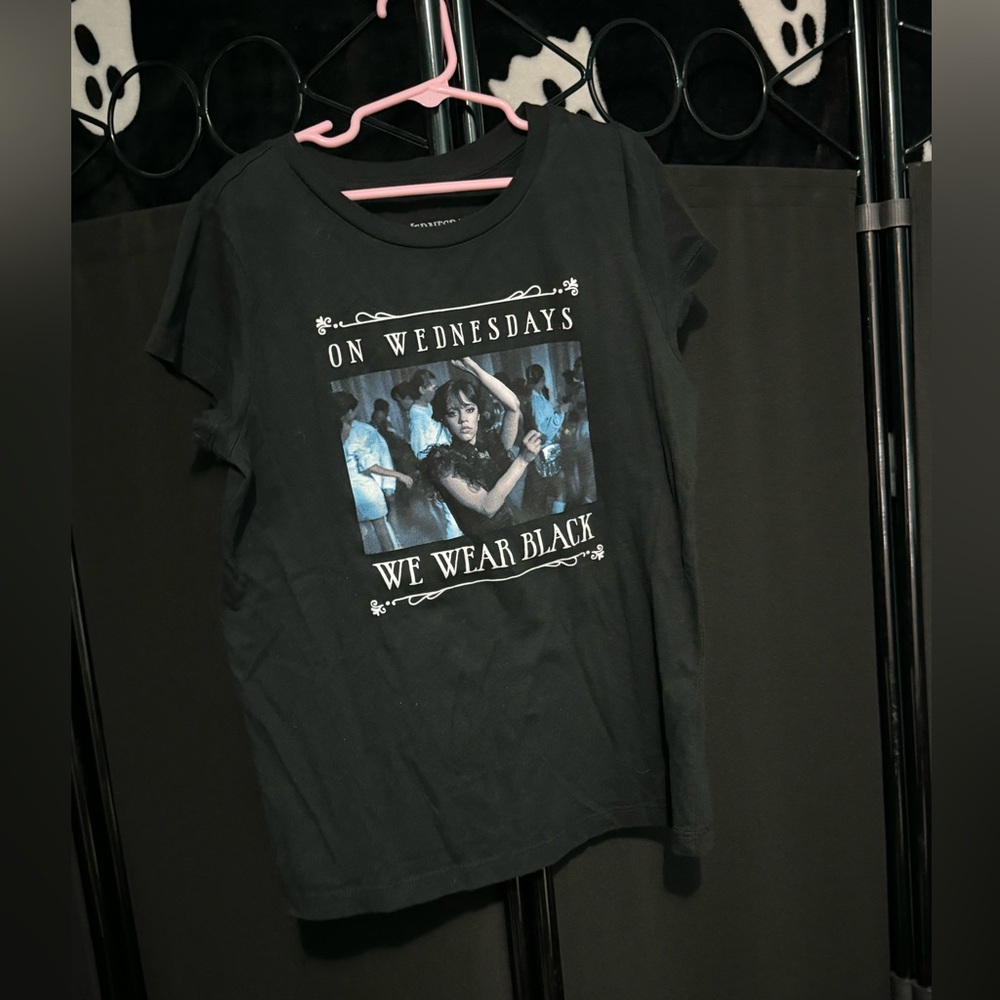 Black Wednesday Addams t shirt. Kids XL